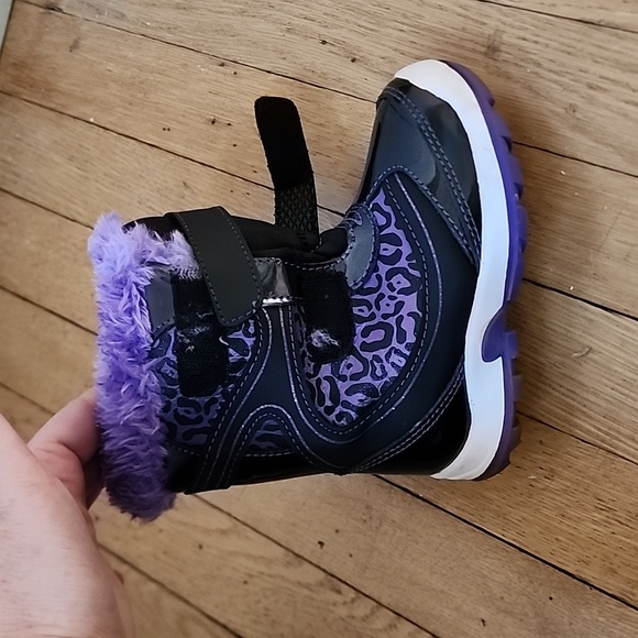 Snow boots little kids size 8 - Picture 6 of 12